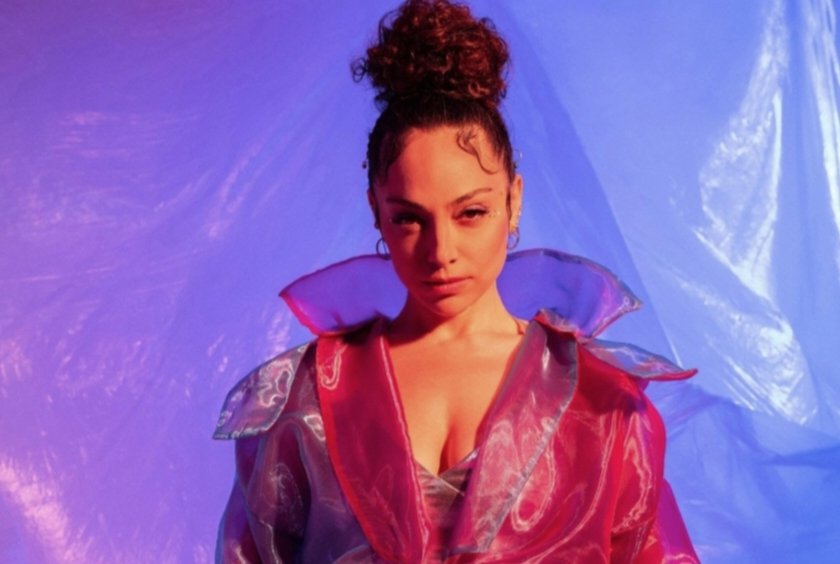 Suzet, yeni teklisi “Neler Neler” ile 2023 yılına  umutlu bir başlangıç yapıyor!